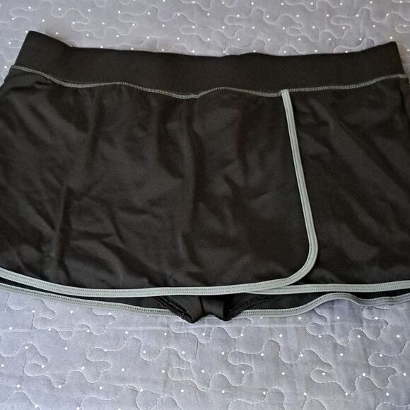 Lands' End black skort size 16 - Picture 1 of 6